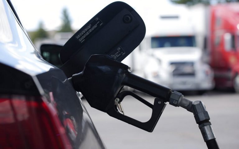 Επιδότηση καυσίμων: Ξεπέρασαν τις 100.000 οι αιτήσεις για το Fuel Pass