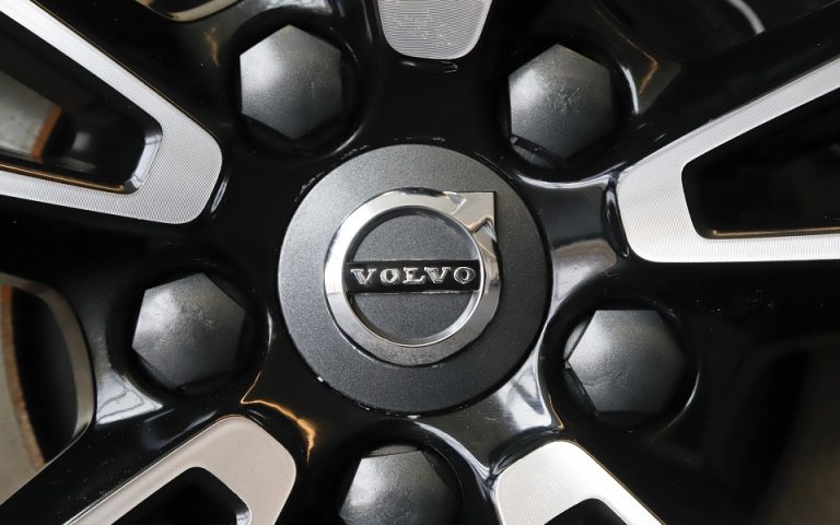 Volvo: Ανακαλεί 460.000 οχήματα με επικίνδυνο σύστημα αερόσακων