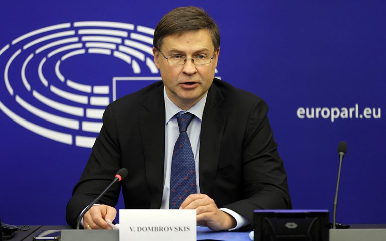Nτομπρόβσκις: Η Κομισιόν θα ζητήσει την άρση των δημοσιονομικών μέτρων στήριξης από το 2023