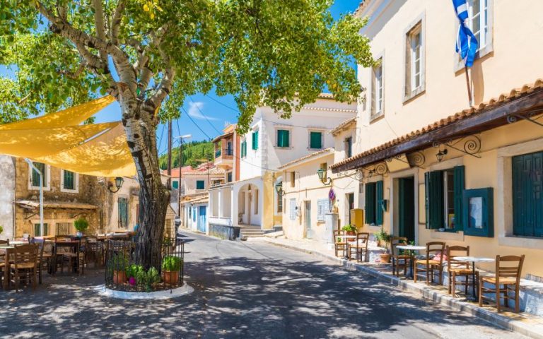 Εξοχική κατοικία στο εξωτερικό: Ένα ελληνικό νησί στο top 10 του κόσμου