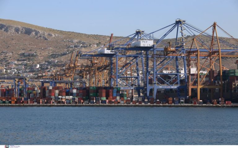 Παράνομη η απεργία στο λιμάνι του Πειραιά