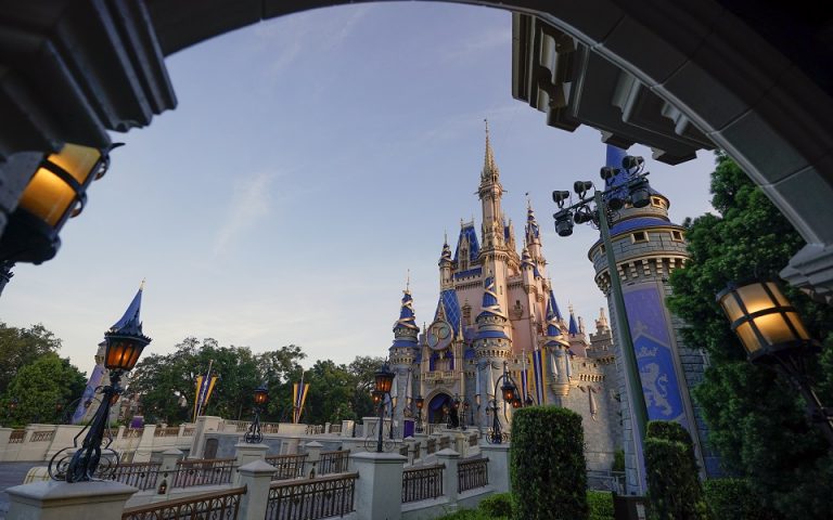 Γιατί μια βόλτα στη Disney World είναι «εφιάλτης» για την τσέπη του γονέα