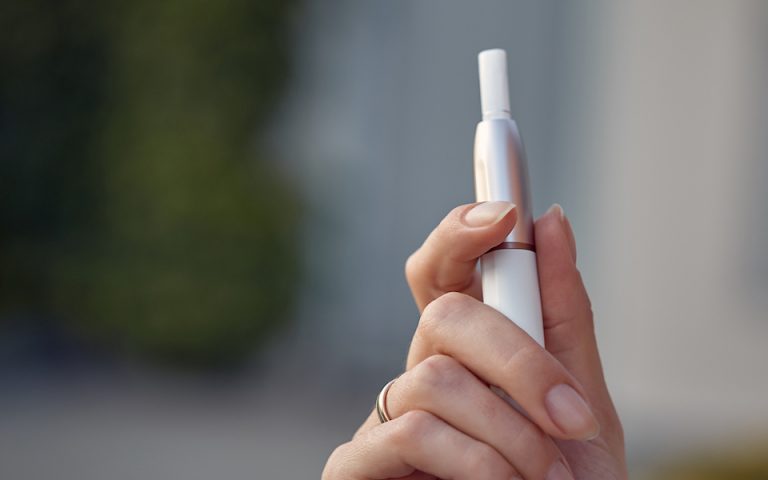 Γαλλία: Σχέδιο για απαγόρευση των ηλεκτρονικών τσιγάρων μίας χρήσης