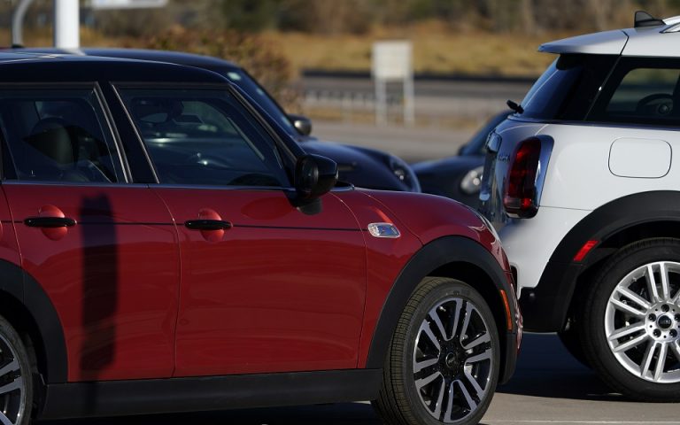 BMW: Επενδύει 750 εκατ. δολάρια για να συνεχίσει να κατασκευάζει το Mini στην Οξφόρδη