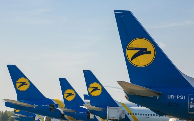 Η Όμικρον πλήττει τις αερομεταφορές: Περισσότερες από 2.000 ακυρώσεις πτήσεων σήμερα
