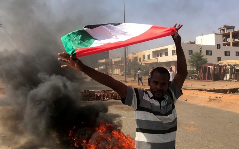 Σουδάν: Αναφορές για διακοπή των τηλεπικοινωνιών