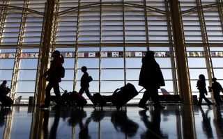 Σπάνιες και ακριβές οι πτήσεις: Πώς φαίνεται το μέλλον των αεροπορικών ταξιδιών