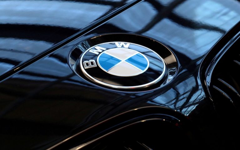 BMW: Μειώνει τις ώρες εργασίας στο εργοστάσιό της στην Ανατολική Γερμανία