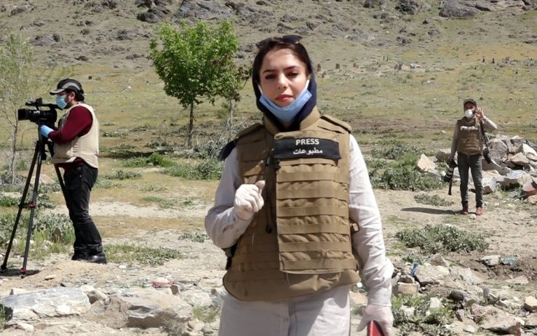 Η γυναίκα που αρνείται να σωπάσει μπροστά στους Ταλιμπάν