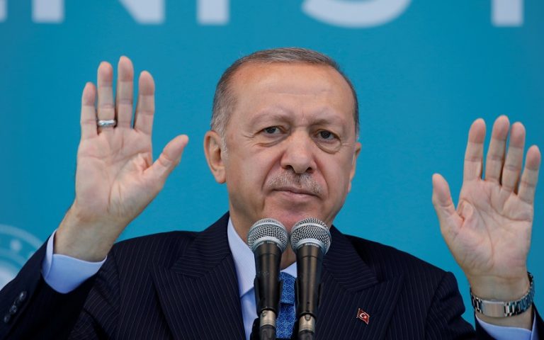 Ερντογάν: Διέταξε έρευνα για χειραγώγηση του νομίσματος