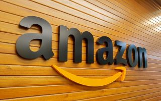 Amazon: Επενδύει δισεκατομμύρια σε ανταγωνιστή της OpenAI