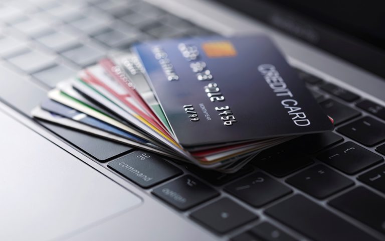 ΕΚΤ: Πόσο στοιχίζουν οι απάτες με τις κάρτες 