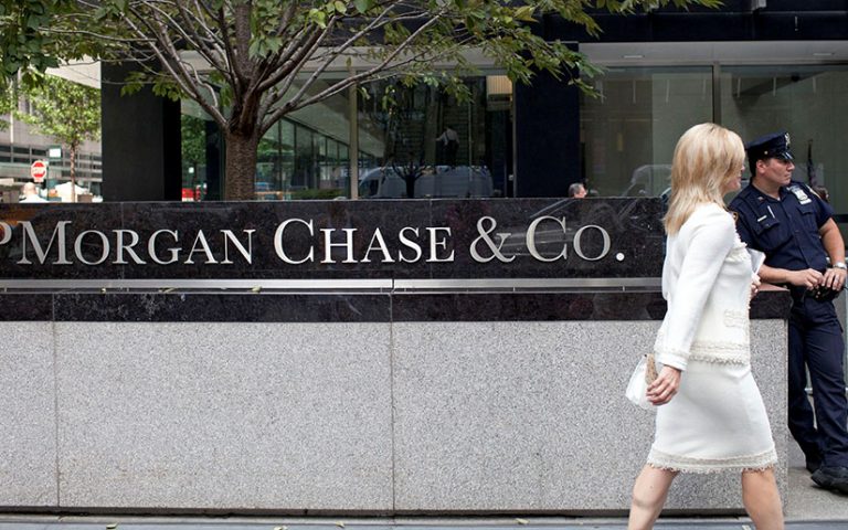 JP Morgan: Η πανδημία τελειώνει το 2022 – Κέρδη 8% στη Wall Street