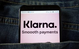 Klarna: Αποτρέπει απεργία και οι φήμες για εισαγωγή στο χρηματιστήριο φουντώνουν 