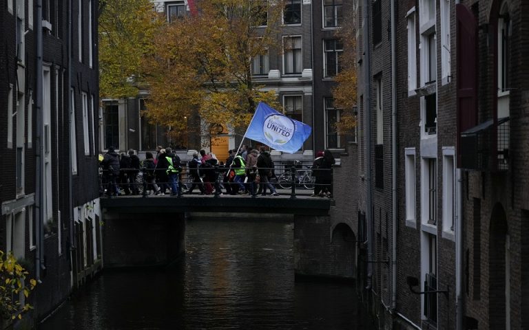 Ολλανδία: Διχάζουν τα περιοριστικά μέτρα – Νέος γύρος συγκρούσεων