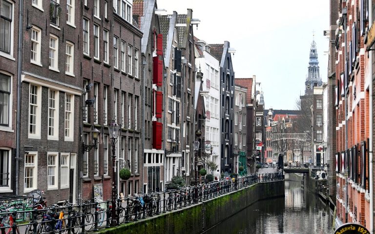 Ολλανδία: Μερικό lockdown φέρνει η «έκρηξη» κρουσμάτων