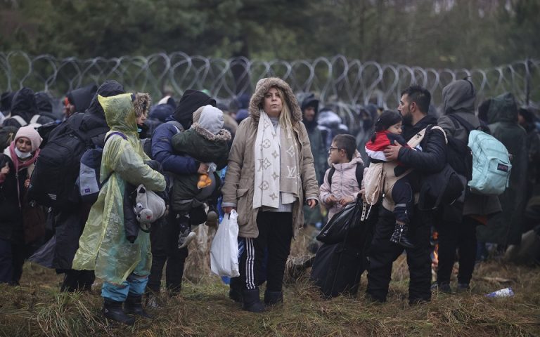 Πολωνία: Η Λευκορωσία εξακολουθεί να μεταφέρει μετανάστες στα σύνορα