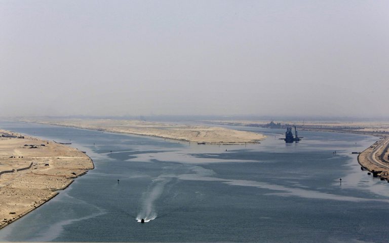 Διώρυγα του Σουέζ: Ρυμουλκό πλοίο βυθίστηκε μετά από σύγκρουση με τάνκερ μεταφοράς LPG