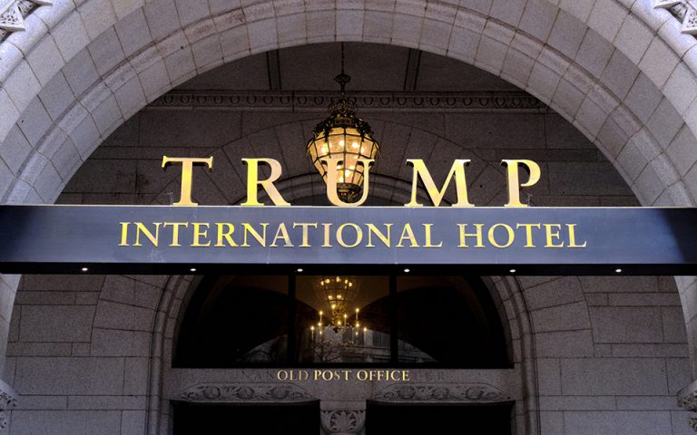 Αλλάζει χέρια το ξενοδοχείο του Τραμπ στην Ουάσιγκτον