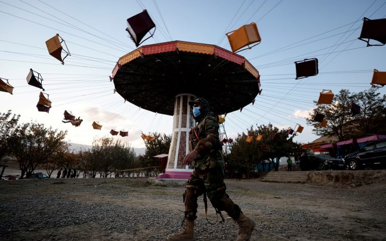 Τέλος τα μακρινά ταξίδια για τις γυναίκες στο Αφγανιστάν