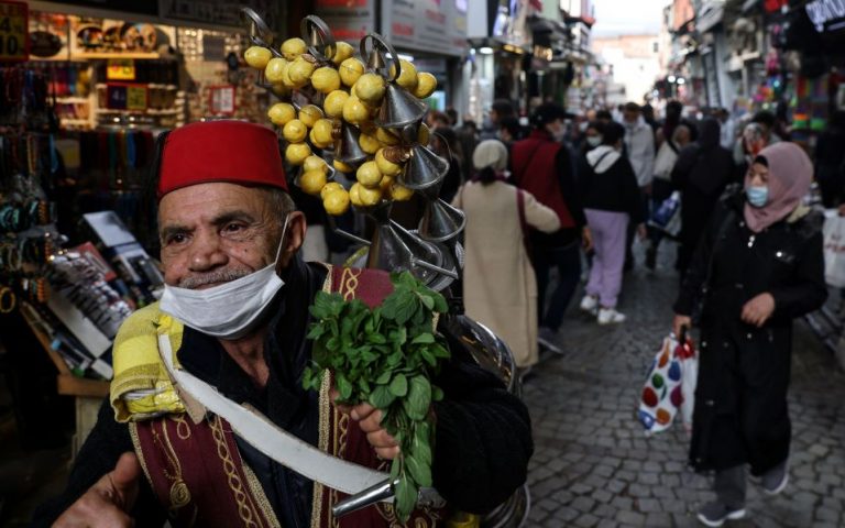 Τουρκία: Εκτροχιάσθηκε ο πληθωρισμός τον Ιανουάριο στο 48,69%
