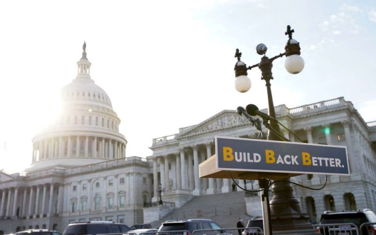 ΗΠΑ: Στον αέρα το Build Back Better – Υποβαθμίσεις για ΑΕΠ