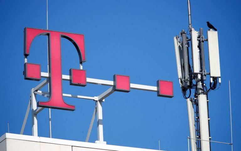 Deutsche Telekom: Στο «σφυρί» το τμήμα πυλώνων κεραιών