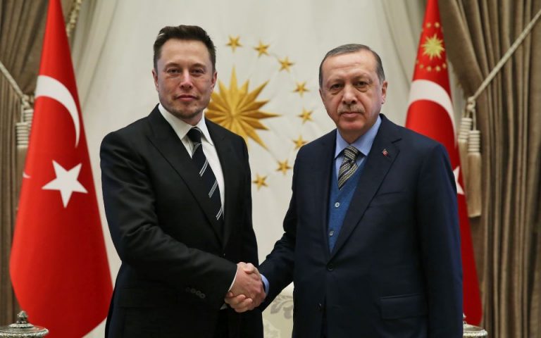 Erdogan: Καλεί τον Elon Musk να κατασκευάσει εργοστάσιο της Tesla στην Τουρκία