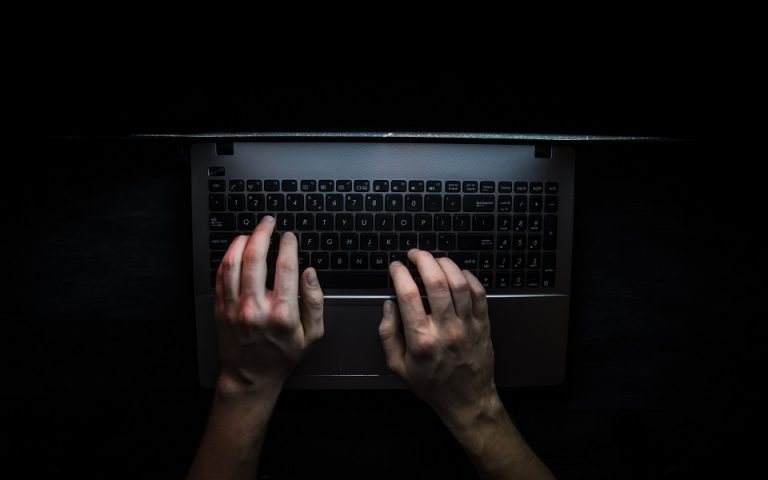 SOS για απάτες δωρεών προς την Ουκρανία: Πώς πιάνουν θύματα στο Darknet