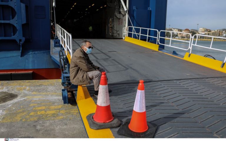 Κέρκυρα: «Δεμένα» τα πλοία αύριο Δευτέρα λόγω απεργίας των ναυτεργατών