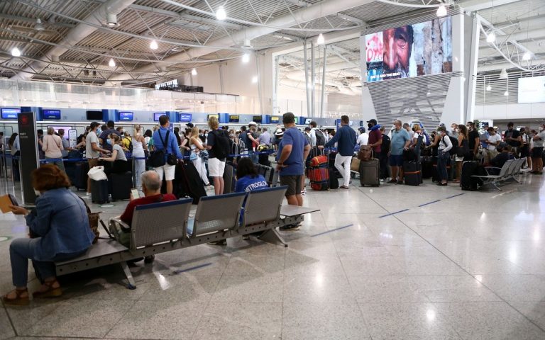 Αεροδρόμια: Εκτόξευση στο +524% για τις αφίξεις από το εξωτερικό