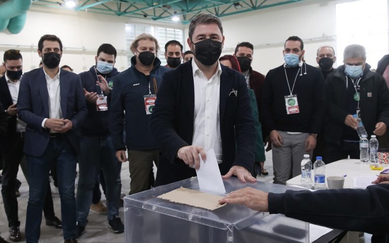 Εκλογές ΚΙΝΑΛ: Προβάδισμα του Ν. Ανδρουλάκη – Εν αναμονή των επίσημων αποτελεσμάτων