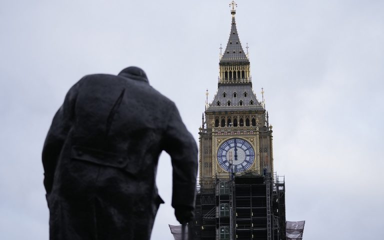 Βρετανία: Συρρικνώθηκε το ΑΕΠ το β΄ τρίμηνο για πρώτη φορά μετά από πέντε τρίμηνα