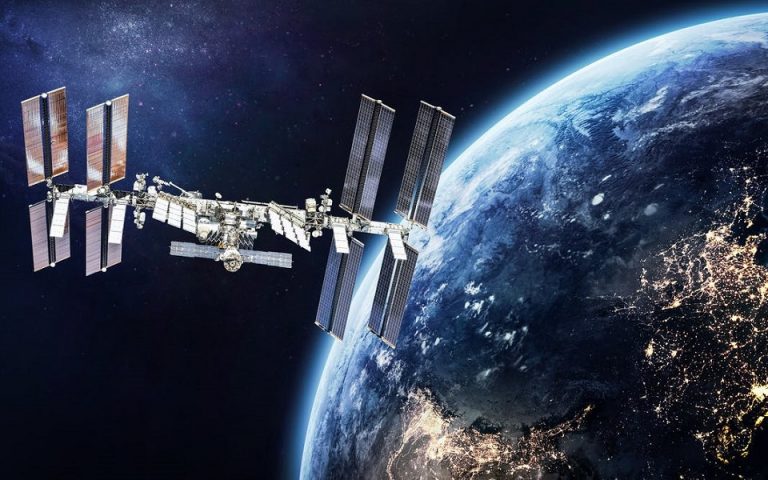 ISS: Προβλήματα στη στολή κοσμοναύτη τερματίζουν πρόωρα τον ρωσικό διαστημικό περίπατο