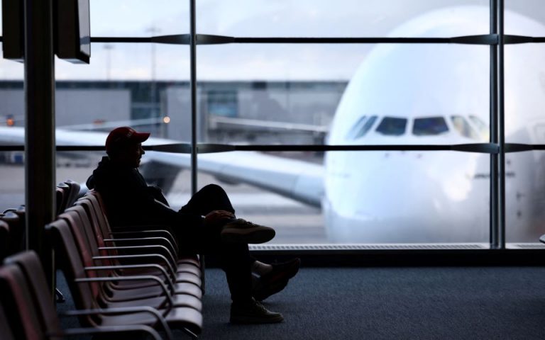 Μετάλλαξη Όμικρον: Πάνω από 3.000 πτήσεις ακυρώθηκαν σήμερα παγκοσμίως