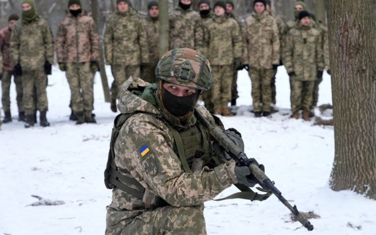 Ουκρανία: Αποχωρούν οι ρωσικές δυνάμεις μετά το τέλος των ασκήσεων στην Κριμαία