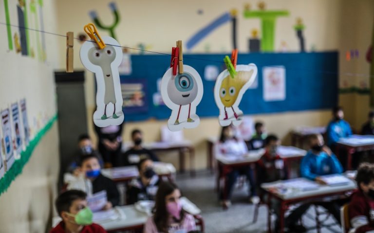 Θ. Βασιλακόπουλος: Γιατί ξεκίνησαν χωρίς μέτρα τα σχολεία