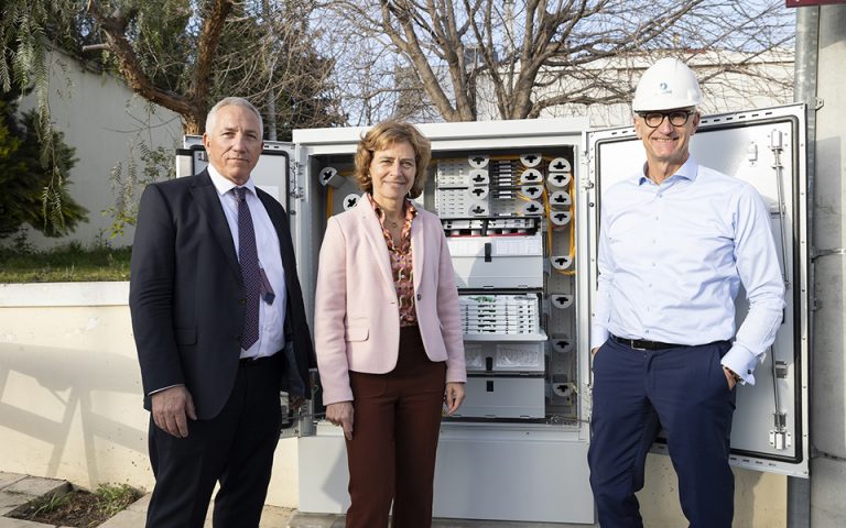 Σε έργα εγκατάστασης οπτικών ινών στην Ελλάδα ο CEO της Deutsche Telekom 