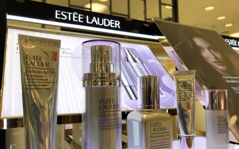 Estee Lauder: Ένα βήμα πριν από την εξαγορά της Tom Ford