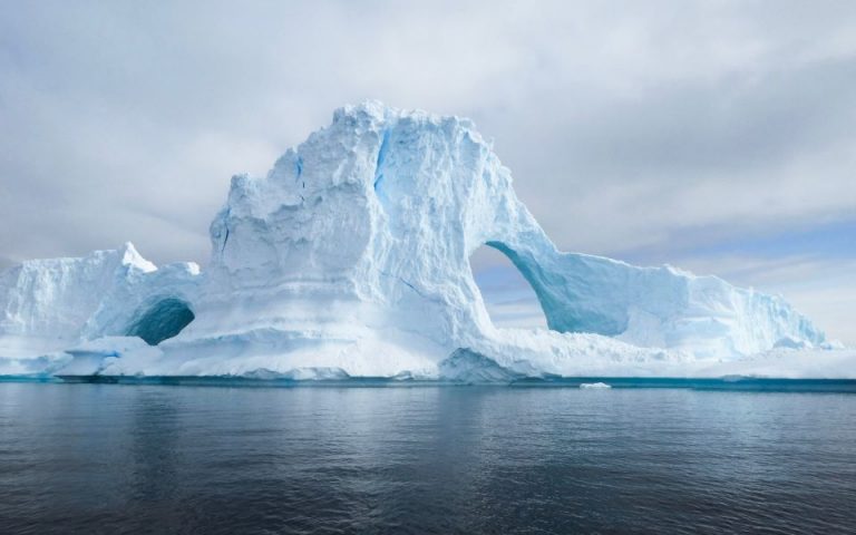 Έκθεση: Οι παγετώνες που λιώνουν έχουν λιγότερο πάγο απ΄ό,τι υπολογιζόταν