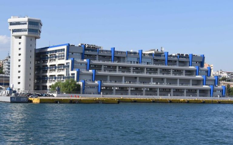 Ρόδος: Έλεγχο νομιμότητας κατασκευών επιχείρησης μέσα στη θάλασσα, ζητεί ο υπουργός Ναυτιλίας