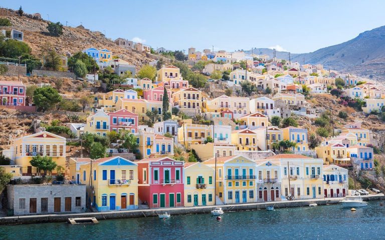 Evening Standard: Προτείνει τα είκοσι ωραιότερα ελληνικά νησιά για το καλοκαίρι (φωτογραφίες)