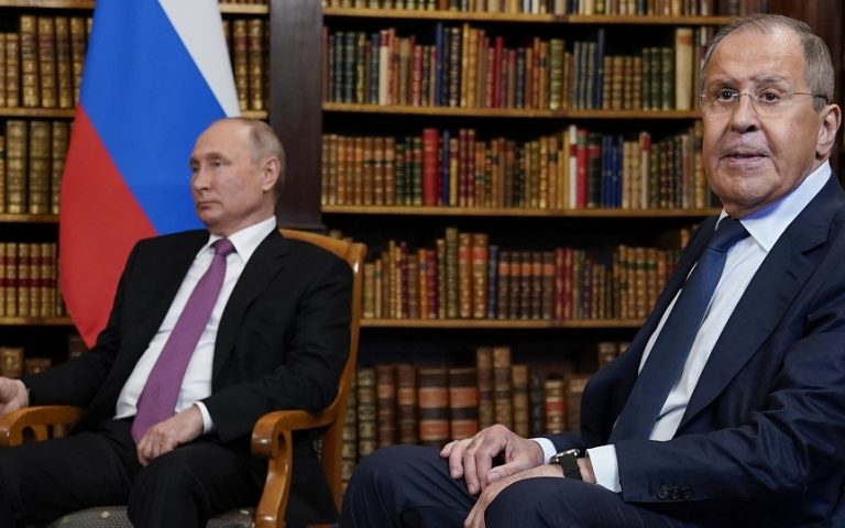 Ε.Ε.: Τρίτος γύρος κυρώσεων με στόχο Πούτιν και Λαβρόφ