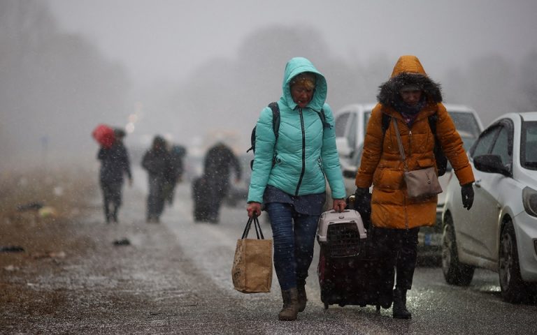 1.500 Ουκρανοί πρόσφυγες ήδη στην Ελλάδα – Σε ετοιμότητα για περισσότερους