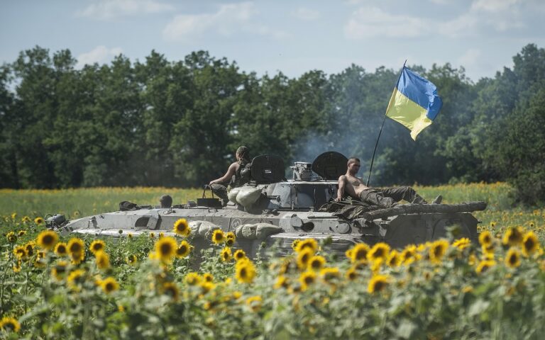 Ο πόλεμος των ηλιοτροπίων: Ποιος θα πεινάσει από τη διαμάχη Ρωσίας-Ουκρανίας