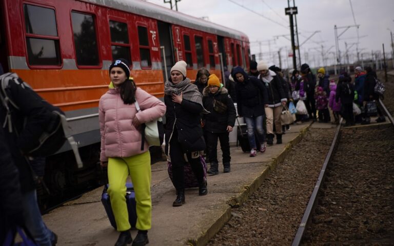 Ουκρανοί πρόσφυγες: Άνω των 22.000 έχουν εισέλθει στην Ελλάδα