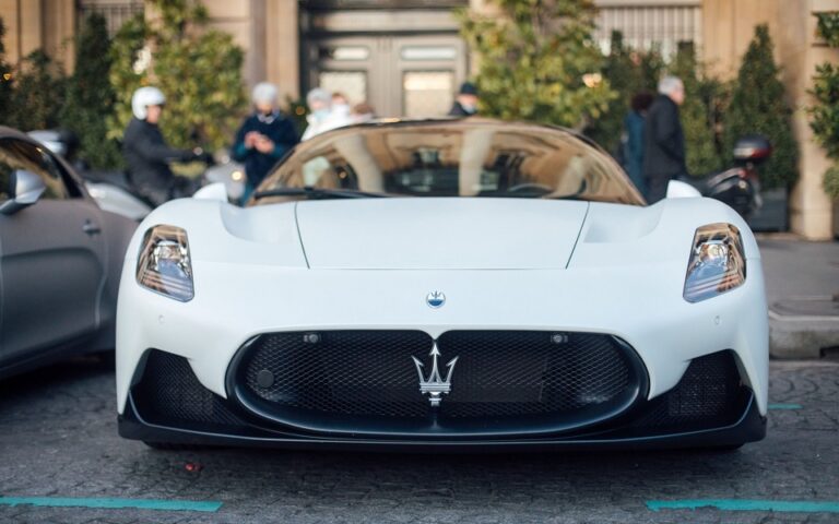 Maserati: «Στροφή» στην ηλεκτροκίνηση για την ιστορική αυτοκινητοβιομηχανία