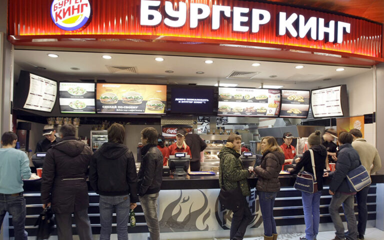 Ρωσία: Γιατί η Burger King θέλει να φύγει αλλά δεν μπορεί