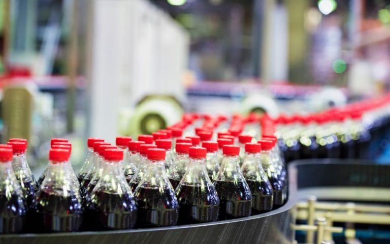 Τι χάνει η Coca Cola HBC στη Ρωσία: Το άγνωστο μέλλον 10 εργοστασίων