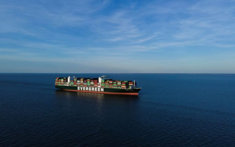 Απίστευτη ατυχία για την Evergreen: Κόλλησε και άλλο πλοίο της